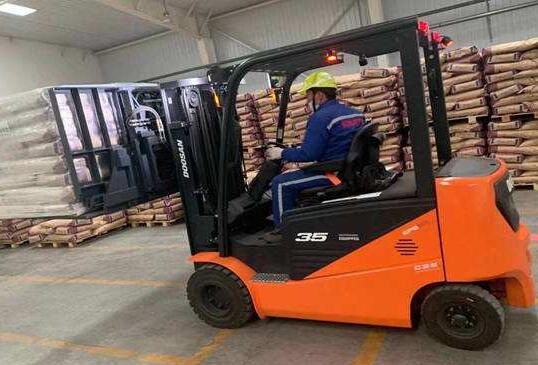 叉車租賃 在客戶現場