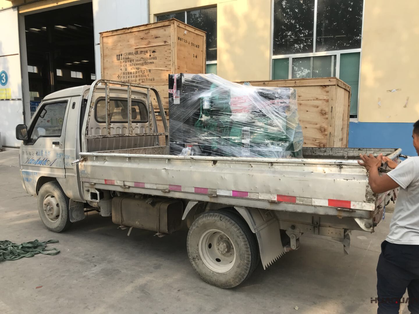 一臺HQ30GF標配型柴油發電機組于7月24號發往河北