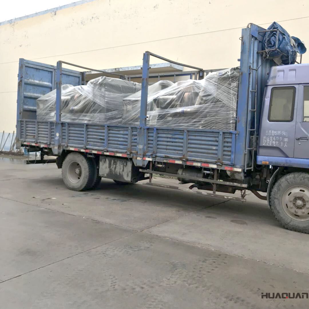 7月26號兩臺50kw和100kw標配型柴油發電機組發往河北