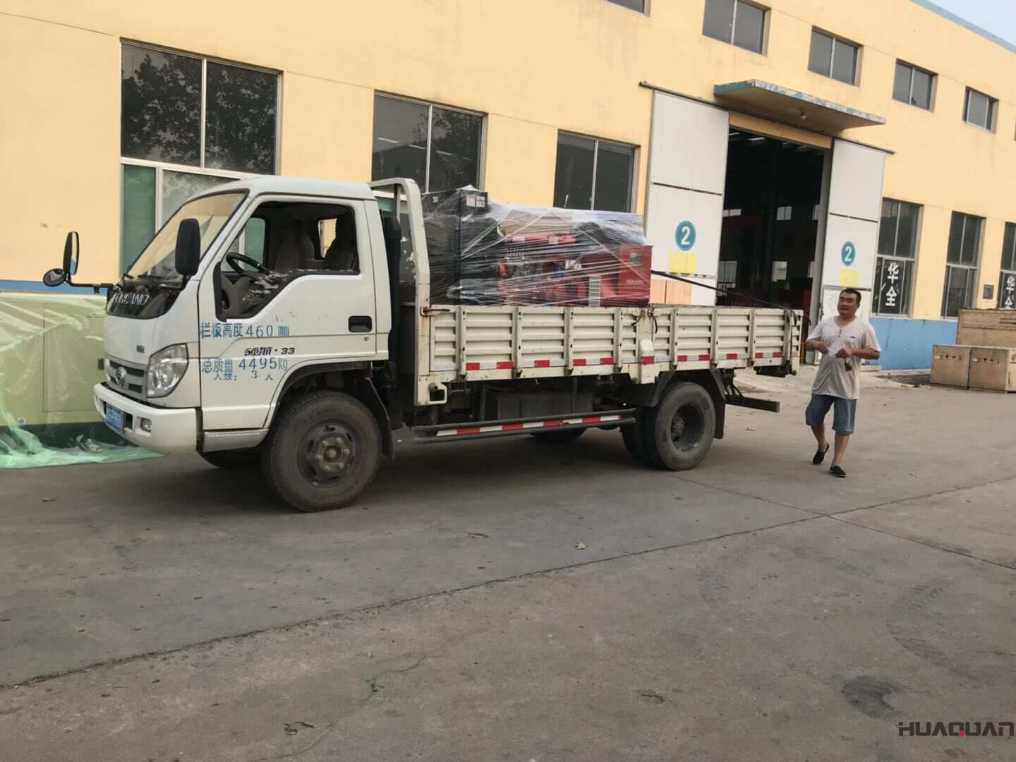 9月3日一臺200kw標配型柴油發電機組發往山東