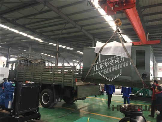 華全軍用100kW發(fā)電機(jī)組裝車(chē)
