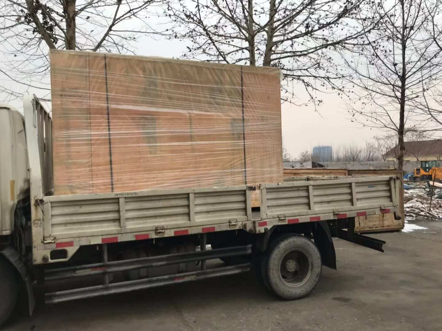 華全動力一臺100kw標配柴油發(fā)電機組于12月5日成功發(fā)往河北省