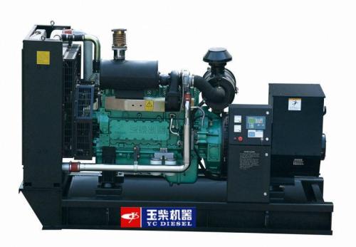 2月18日，山東省鄭先生從華全動力采購的200kw立柜四保護柴油發電機組順利發往目的地