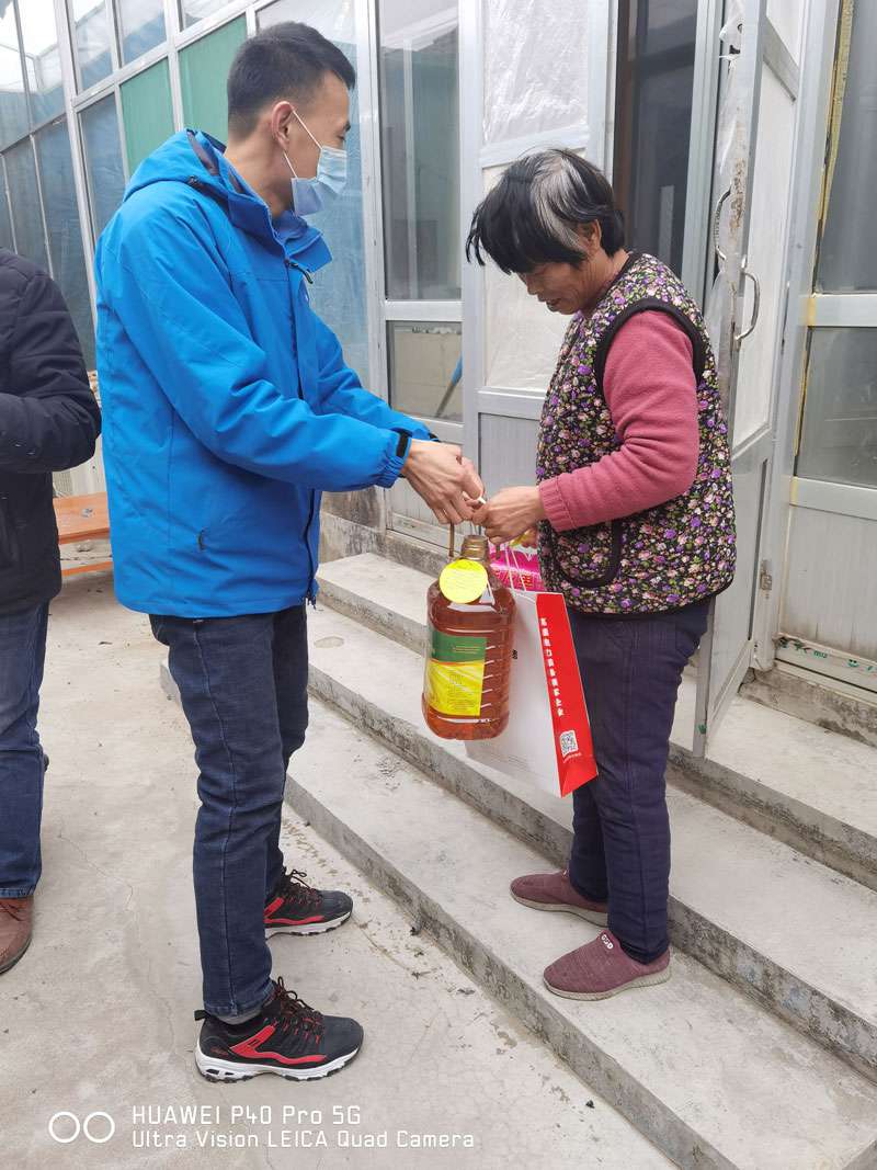 黨建共建促發展，愛心公益顯擔當！華全公司走進永寧官莊村